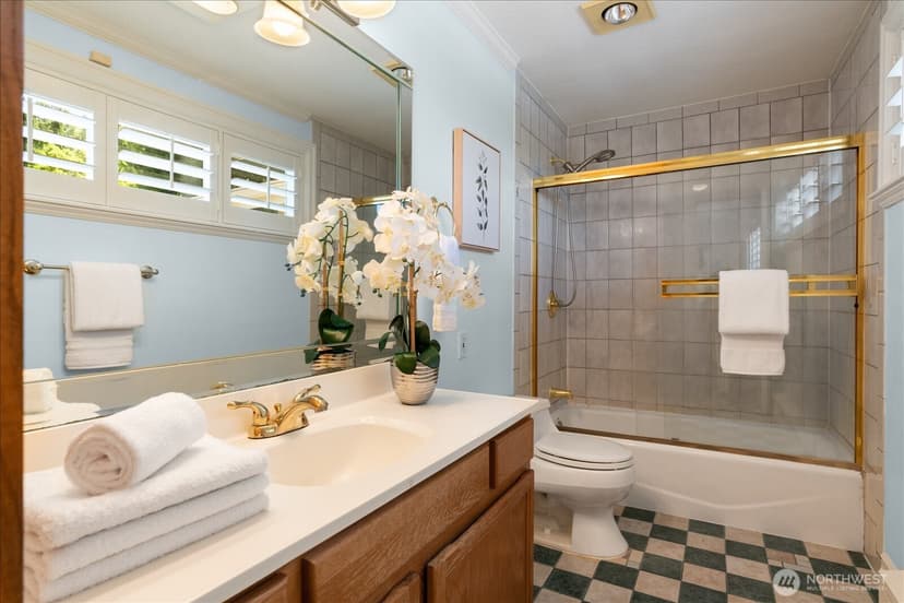 Property photo for 17524 10th Avenue NW, Shoreline photo 16
