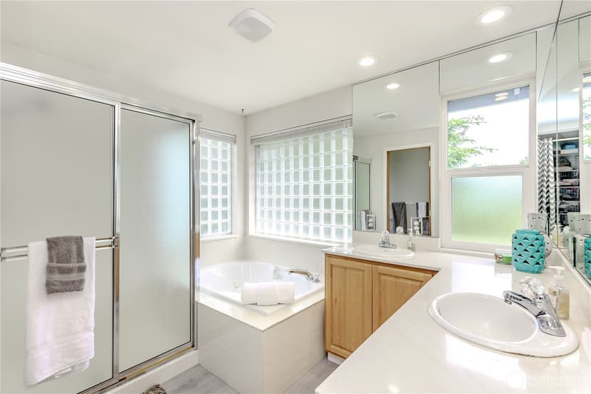 Property photo for 13617 SE 197th Place, Renton photo 12