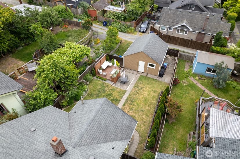Property photo for 920 N Sheridan Avenue, Tacoma photo 34