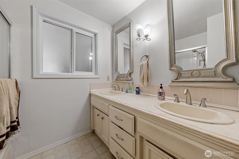 Property photo for 2118 160th Place SW, Lynnwood photo 10