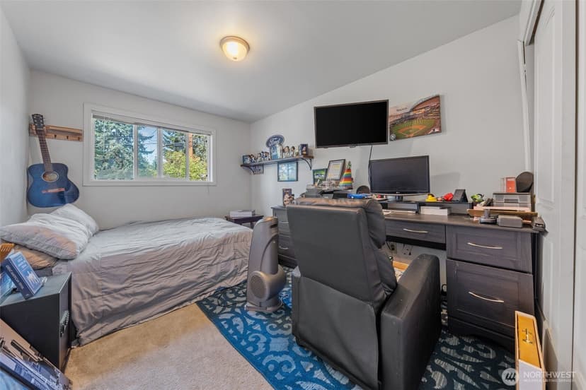 Property photo for 2118 160th Place SW, Lynnwood photo 9