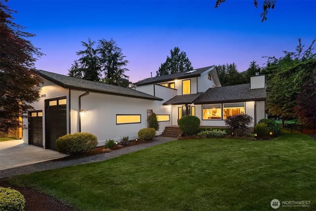 Property photo for 9004 NE 170th Street, Kenmore photo 2