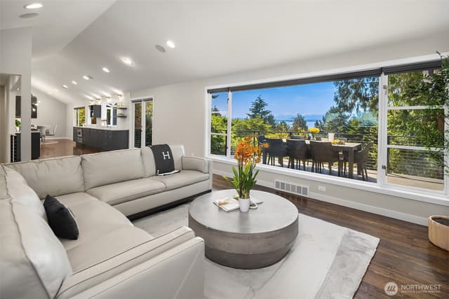 Property photo for 895 NW Elford Drive, Seattle photo 5