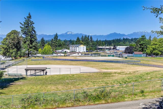 Property photo for 3245 Almira Drive, Bremerton photo 2