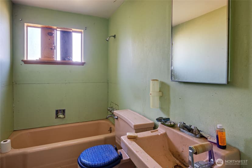 Property photo for 3245 Almira Drive, Bremerton photo 21