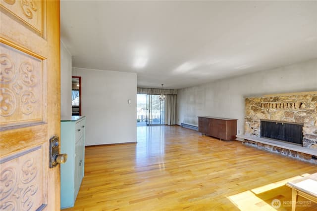 Property photo for 3245 Almira Drive, Bremerton photo 4