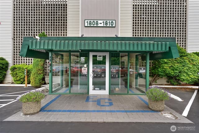 Property photo for 1808 S 118th Street #108, Seattle photo 3