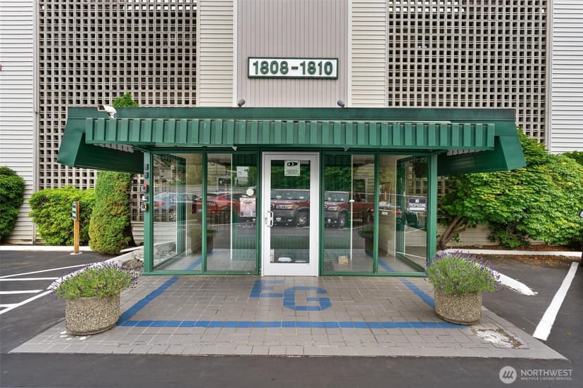 Property photo for 1808 S 118th Street #108, Seattle photo 3