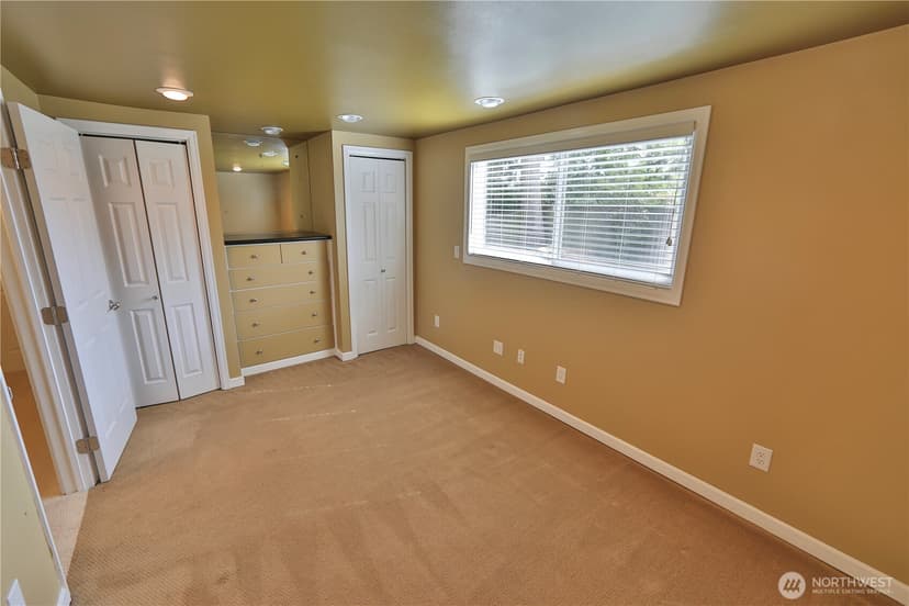 Property photo for 1330 176th Avenue NE, Bellevue photo 19
