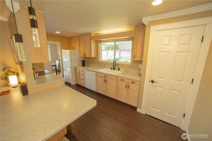 Property photo for 1330 176th Avenue NE, Bellevue photo 10