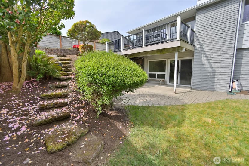 Property photo for 1330 176th Avenue NE, Bellevue photo 22