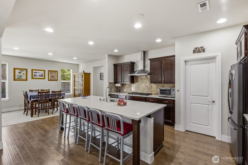 Property photo for 7430 NE 202nd Place, Kenmore photo 12