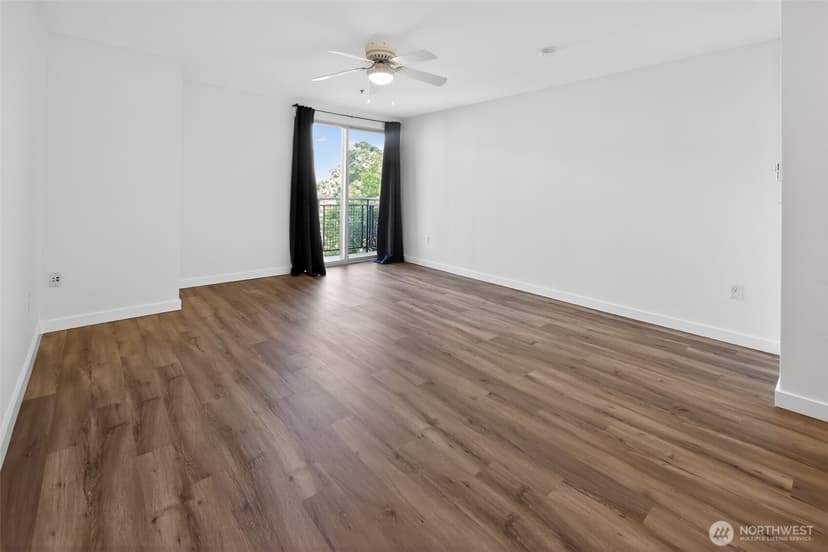 Property photo for 1323 Boren Avenue #412, Seattle photo 5