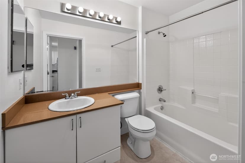 Property photo for 1323 Boren Avenue #412, Seattle photo 14