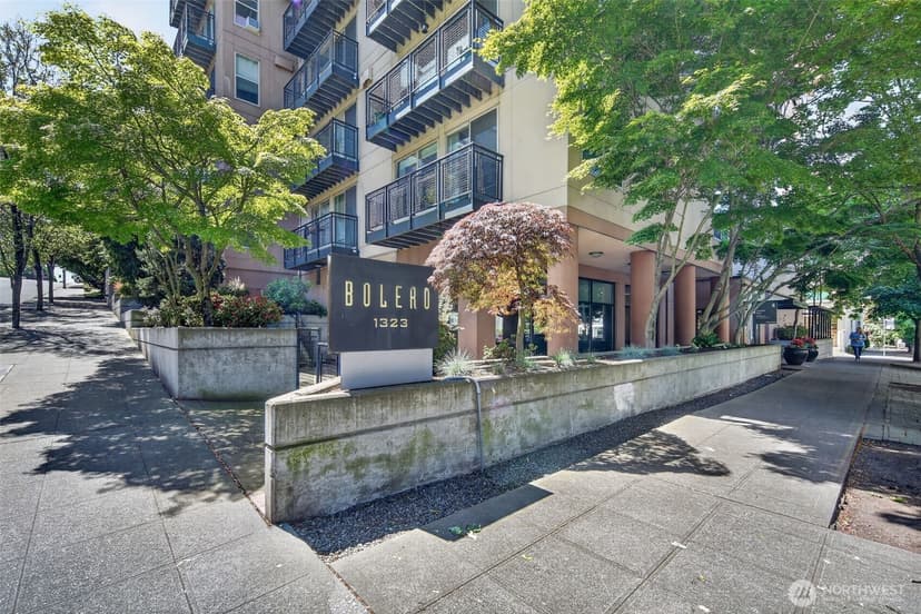 Property photo for 1323 Boren Avenue #412, Seattle photo 22