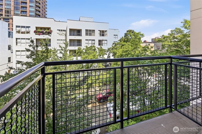 Property photo for 1323 Boren Avenue #412, Seattle photo 17