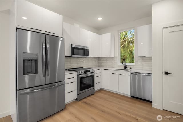 Property photo for 7334 25th Avenue NW, Seattle photo 4