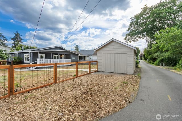 Property photo for 421 4th Street NE, Auburn photo 5