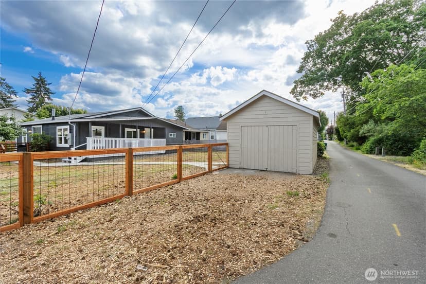 Property photo for 421 4th Street NE, Auburn photo 5