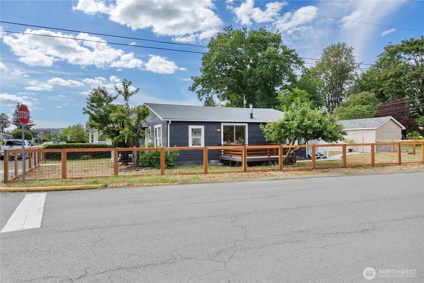 Property photo for 421 4th Street NE, Auburn photo 3
