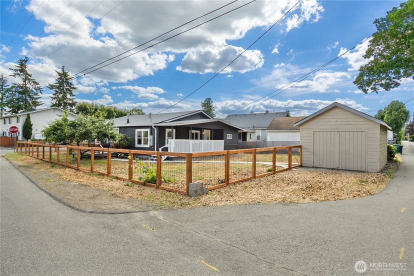 Property photo for 421 4th Street NE, Auburn photo 6