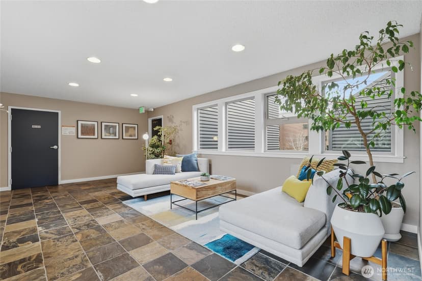 Property photo for 275 W Roy Street #412, Seattle photo 14