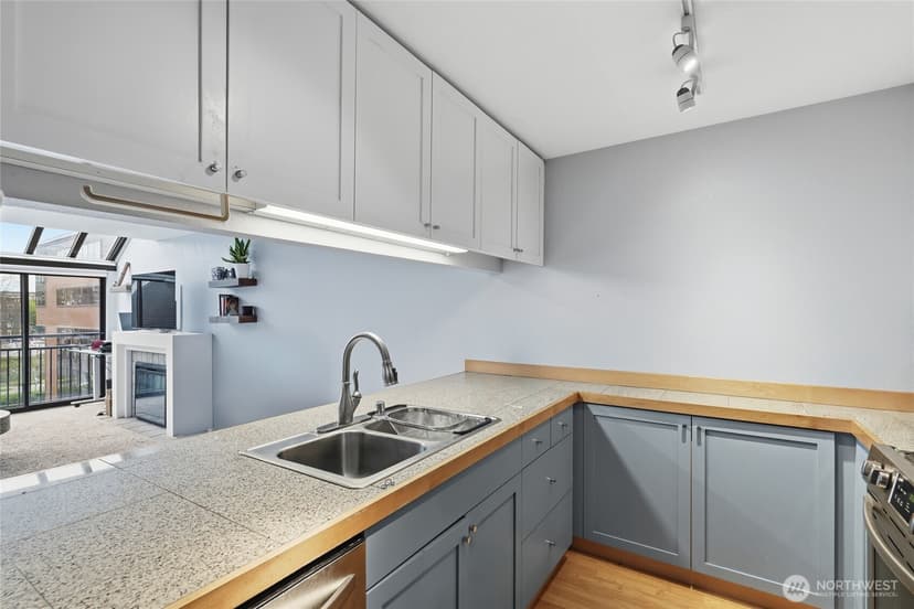 Property photo for 275 W Roy Street #412, Seattle photo 8