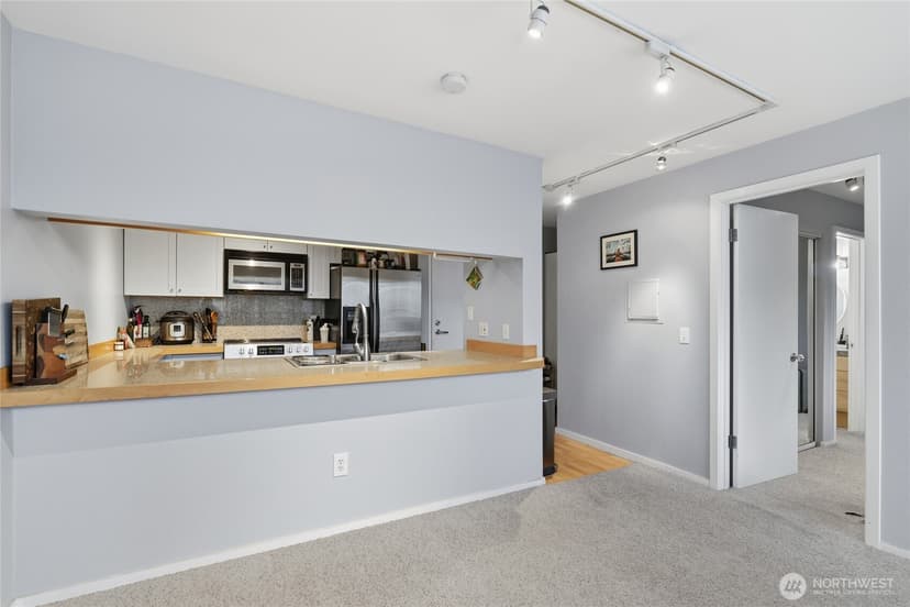 Property photo for 275 W Roy Street #412, Seattle photo 9