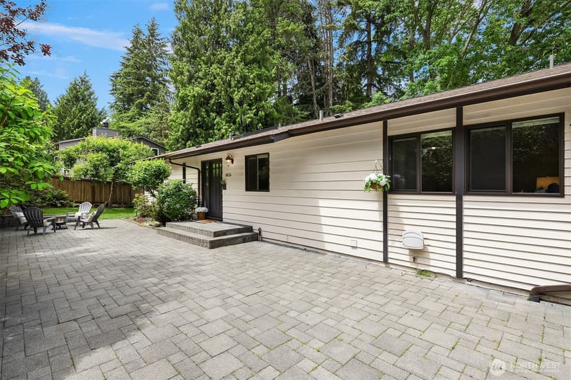 Property photo for 8634 NE 169th Street, Kenmore photo 2