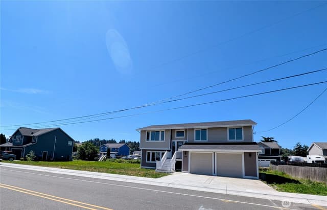Property photo for 201 Stanley Avenue, Algona photo 2