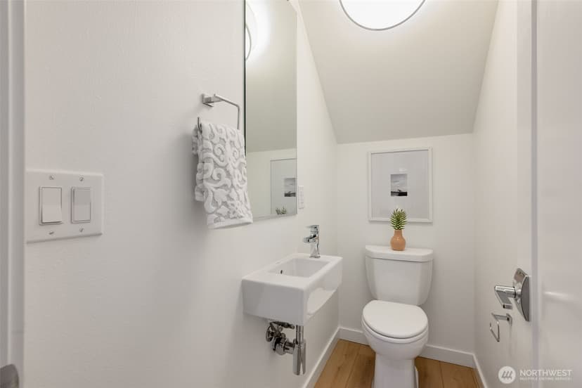 Property photo for 139 22nd Avenue E #A, Seattle photo 8
