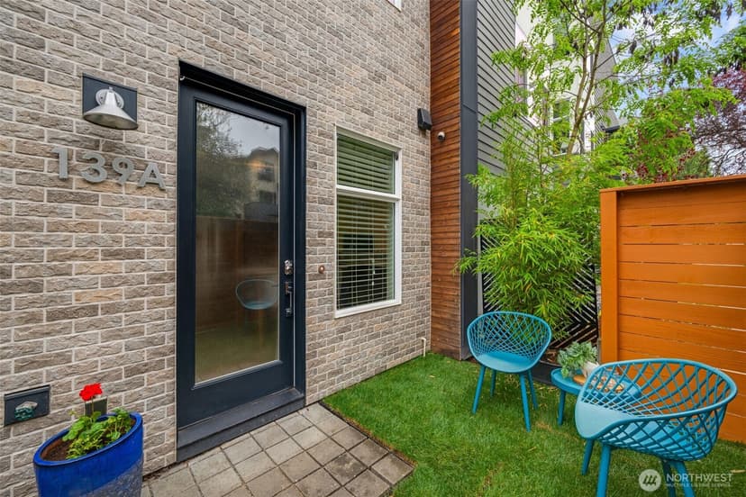 Property photo for 139 22nd Avenue E #A, Seattle photo 2