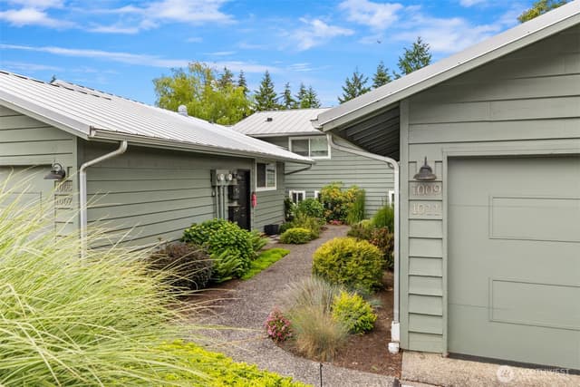 Property photo for 1011 Blue Heron Avenue NE, Bainbridge Island photo 3