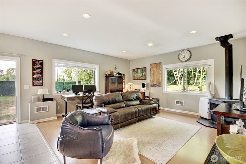 Property photo for 15901 108th Street E, Puyallup photo 7