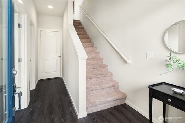 Property photo for 9796 11th Avenue SW, Seattle photo 4