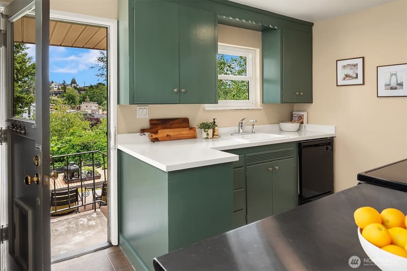 Property photo for 5028 41st Avenue SW, Seattle photo 11