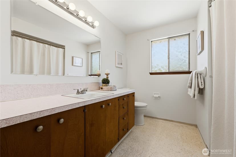 Property photo for 918 Manor Drive, Fircrest photo 28
