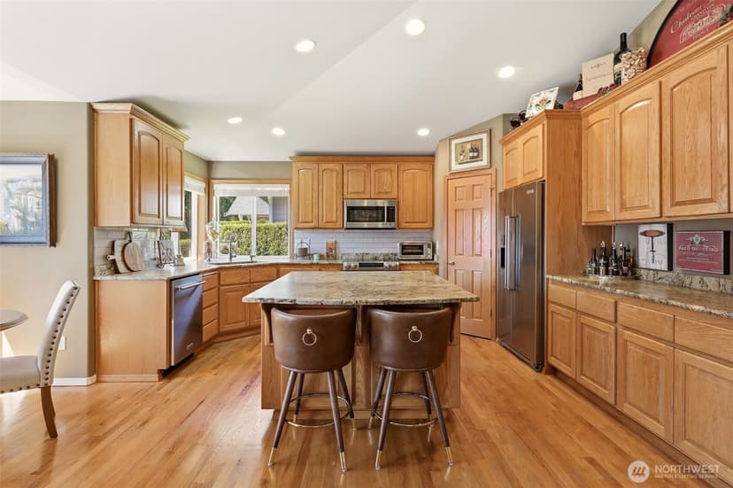 Property photo for 17806 Oxford Drive, Arlington photo 13