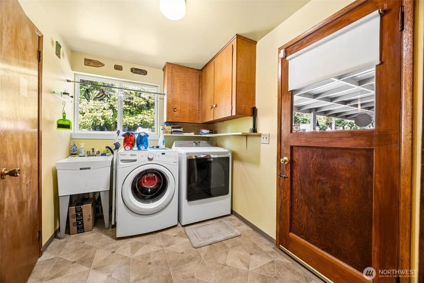 Property photo for 3311 Crystal Springs Road W, University Place photo 21