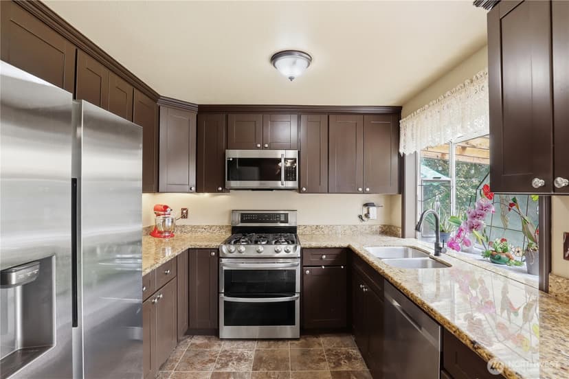 Property photo for 12519 SE 277th Place, Kent photo 8