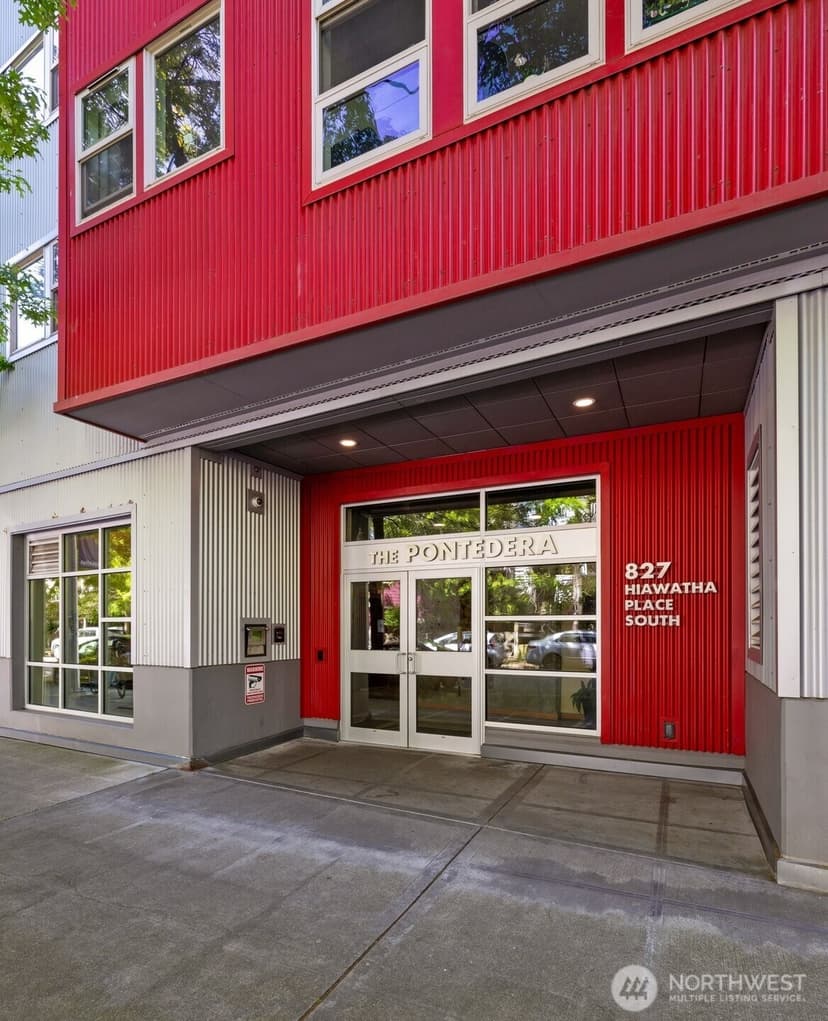 Property photo for 827 Hiawatha Place S #515, Seattle photo 3