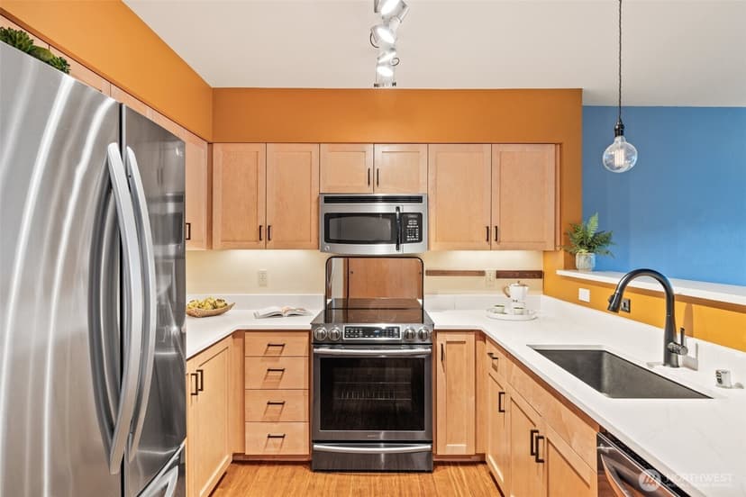 Property photo for 827 Hiawatha Place S #515, Seattle photo 7
