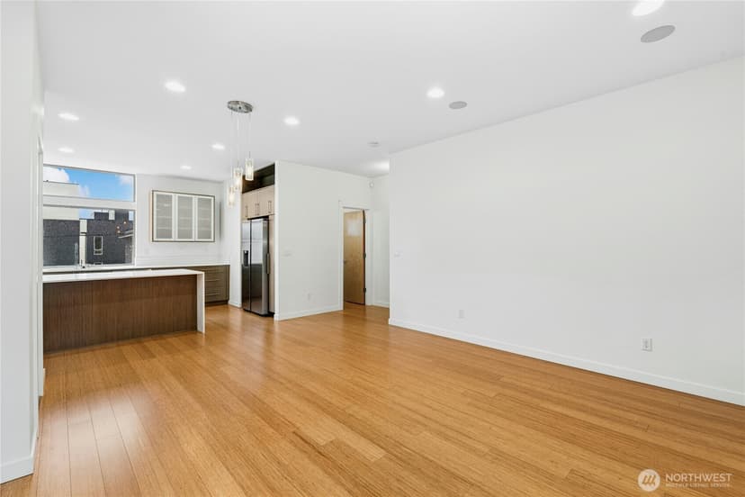 Property photo for 2114 E James Street, Seattle photo 6