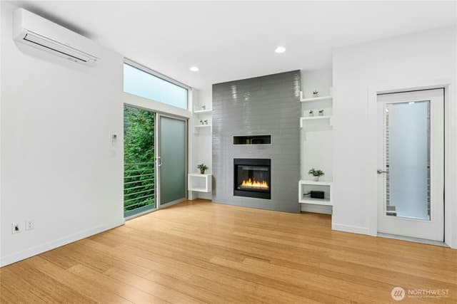 Property photo for 2114 E James Street, Seattle photo 5