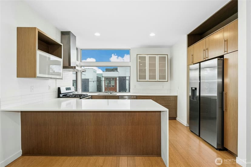 Property photo for 2114 E James Street, Seattle photo 8