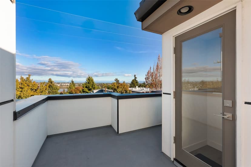Property photo for 6419 Phinney Avenue N, Seattle photo 19