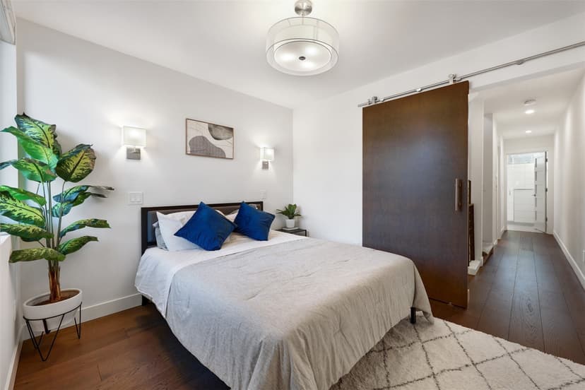 Property photo for 6419 Phinney Avenue N, Seattle photo 12