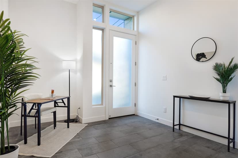 Property photo for 6419 Phinney Avenue N, Seattle photo 4