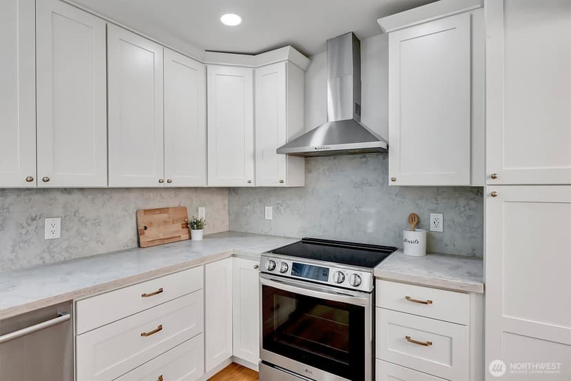 Property photo for 3437 38th Avenue SW, Seattle photo 13