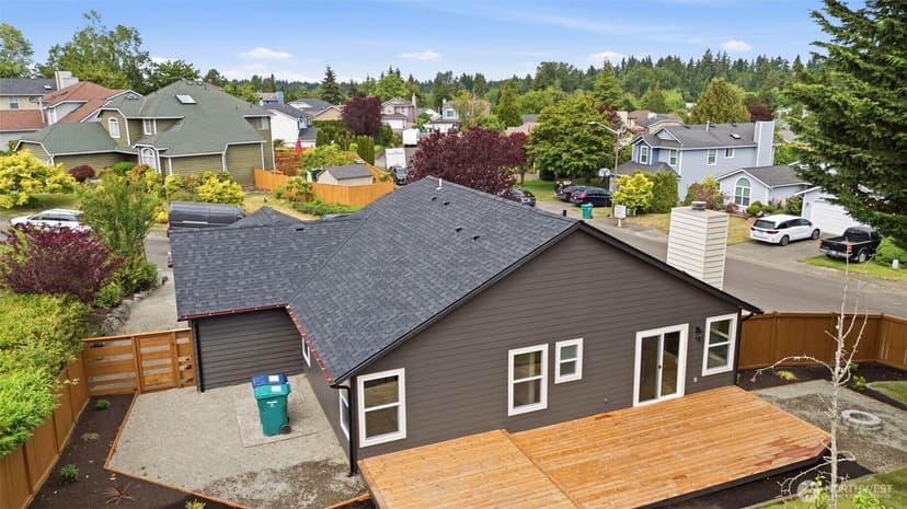 Property photo for 32727 19th Place SW, Federal Way photo 23
